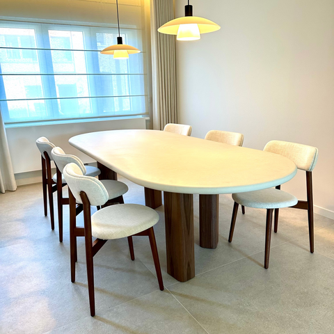Pillar ovale tafel