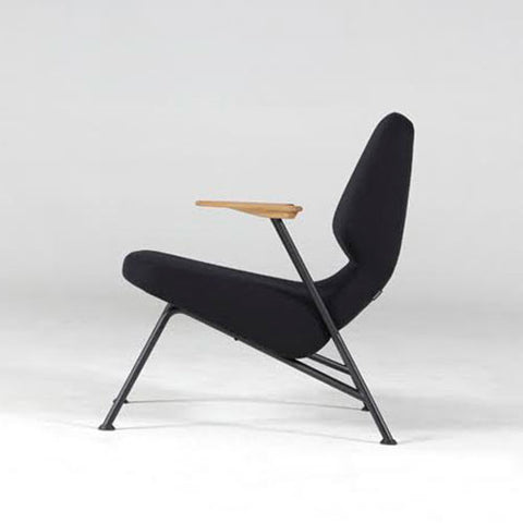 Oblique armchair