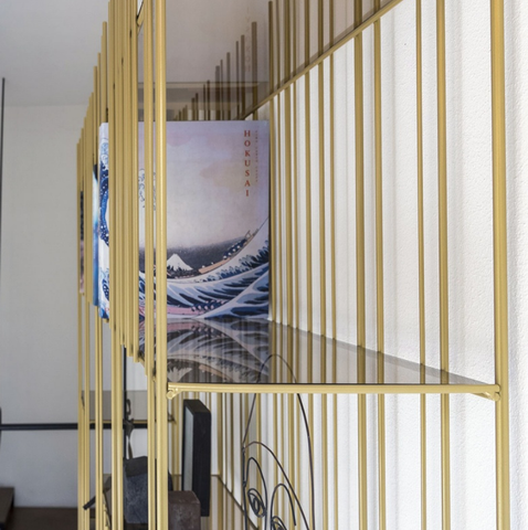 Metrica bookcase - gold