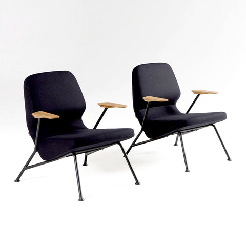 Oblique armchair